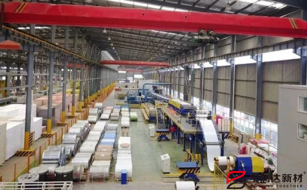 寶潤達(dá)聚氨酯夾芯板 寶潤達(dá)聚氨酯夾芯板